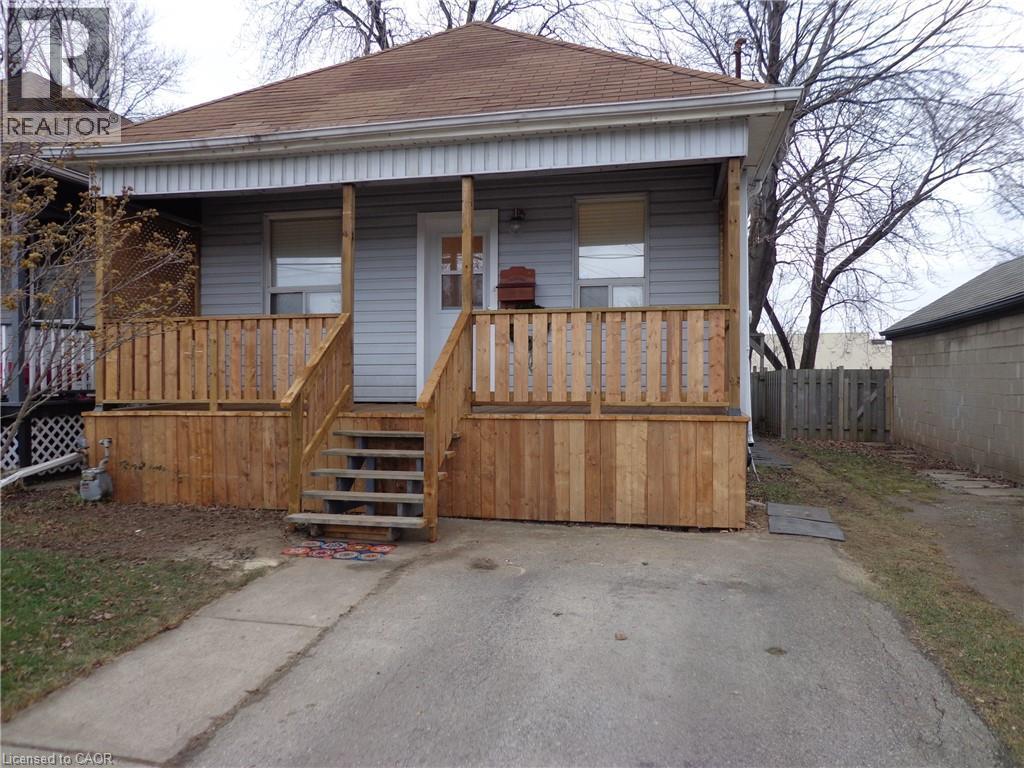 212 Mcanulty Boulevard, Hamilton, Ontario  L8H 3J1 - Photo 2 - 40782363