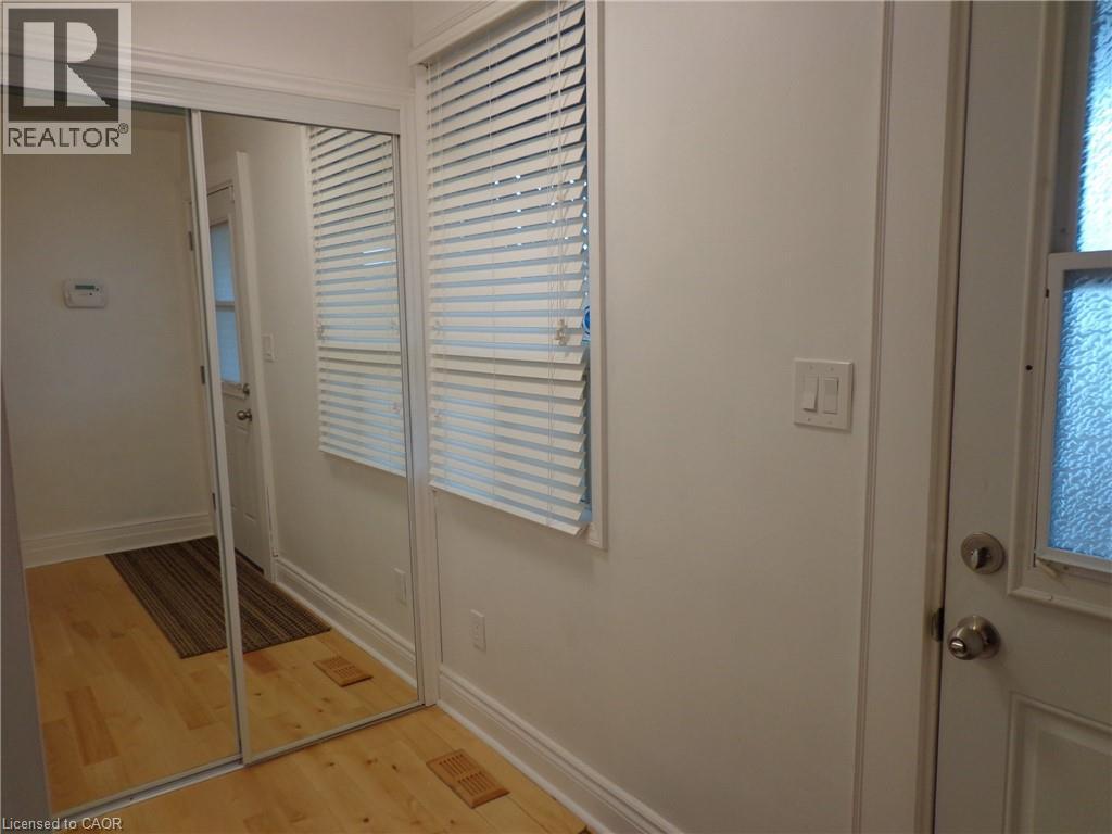 212 Mcanulty Boulevard, Hamilton, Ontario  L8H 3J1 - Photo 9 - 40782363