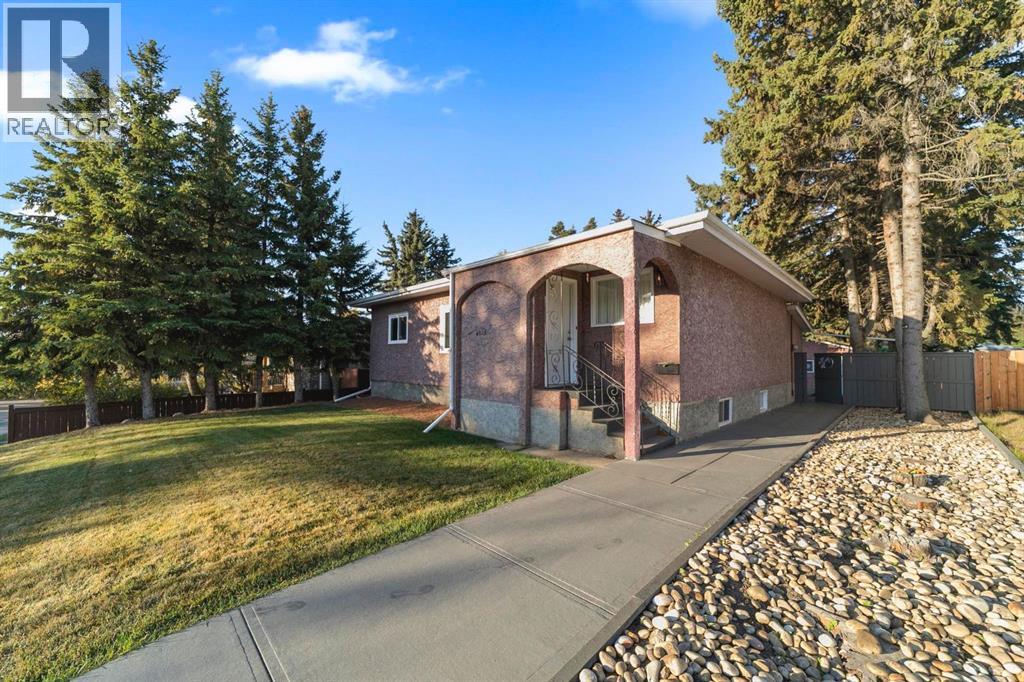 4828 53a Street, Camrose, Alberta  T4V 1Z9 - Photo 2 - A2262035