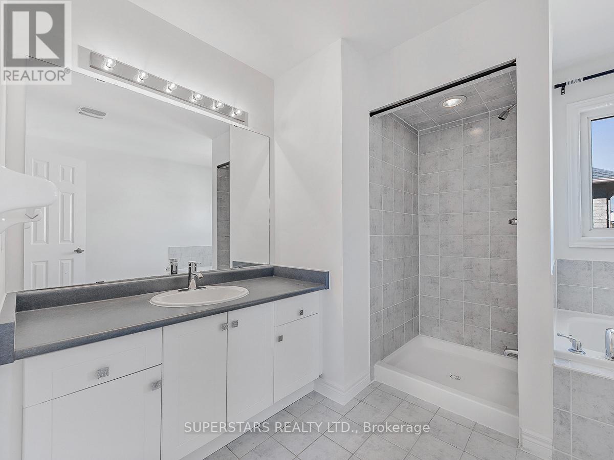 43 Cathmar Drive, Markham, Ontario  L6E 2H2 - Photo 12 - N12485103