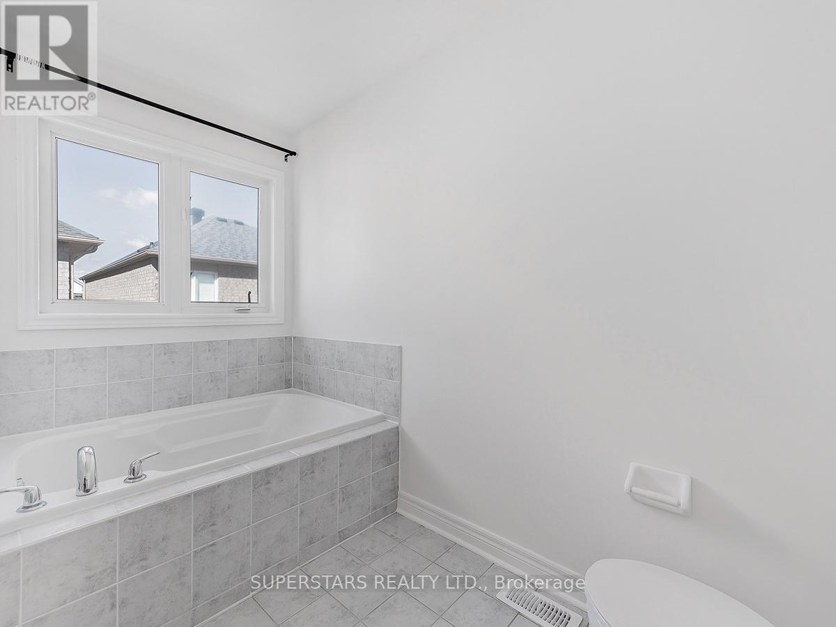 43 Cathmar Drive, Markham, Ontario  L6E 2H2 - Photo 13 - N12485103