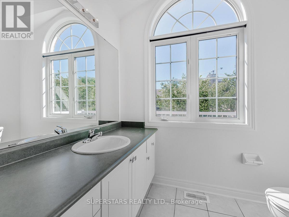 43 Cathmar Drive, Markham, Ontario  L6E 2H2 - Photo 15 - N12485103