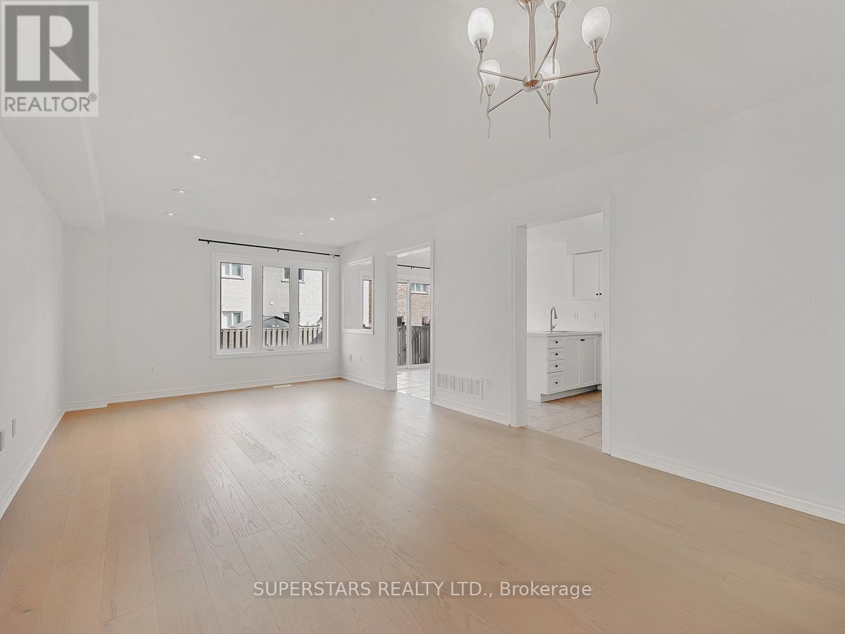 43 Cathmar Drive, Markham, Ontario  L6E 2H2 - Photo 4 - N12485103