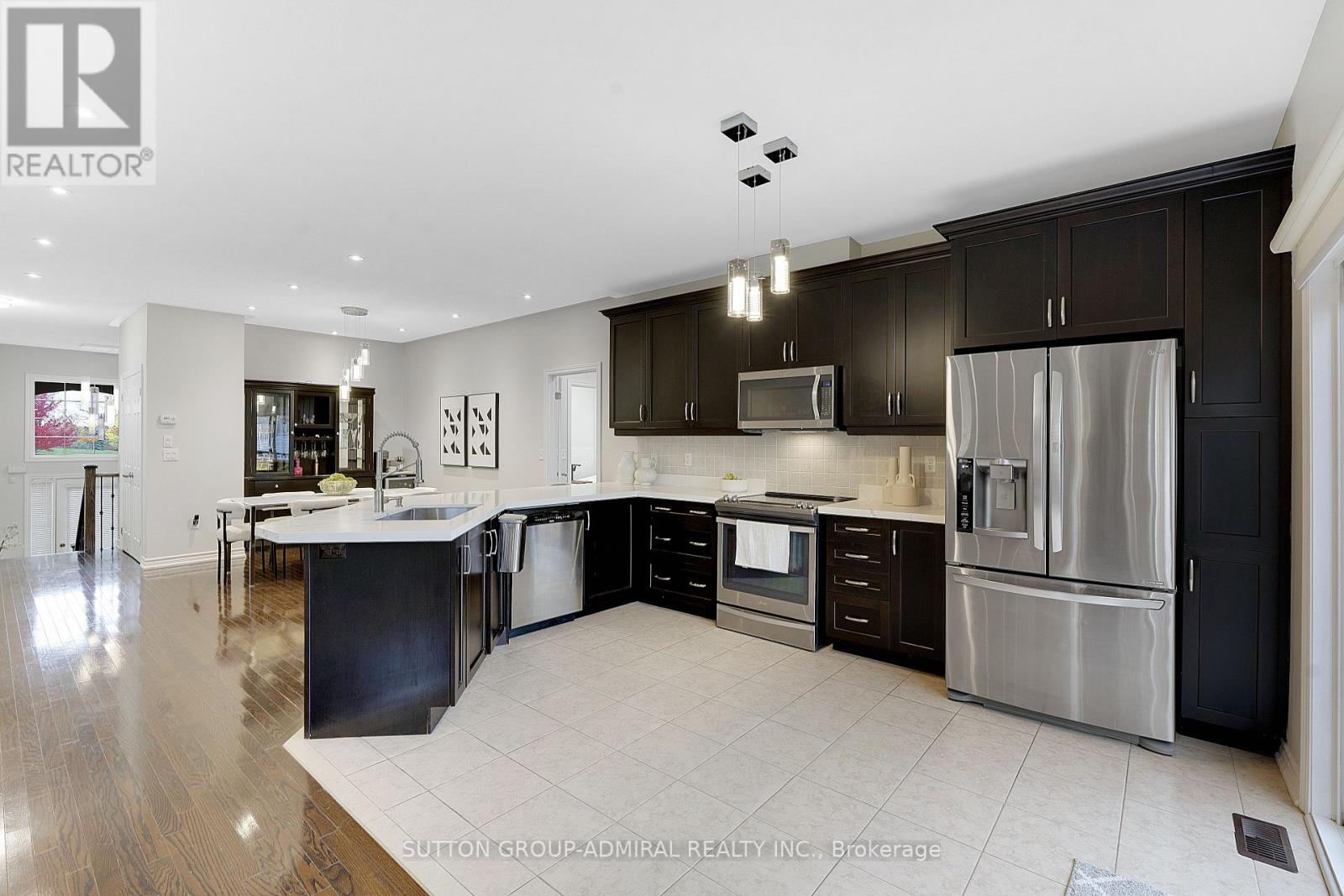 26 Summit Ridge Drive, King (Schomberg), Ontario  L0G 1T0 - Photo 13 - N12485105