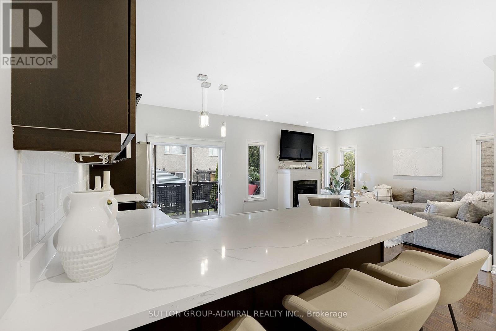 26 Summit Ridge Drive, King (Schomberg), Ontario  L0G 1T0 - Photo 14 - N12485105