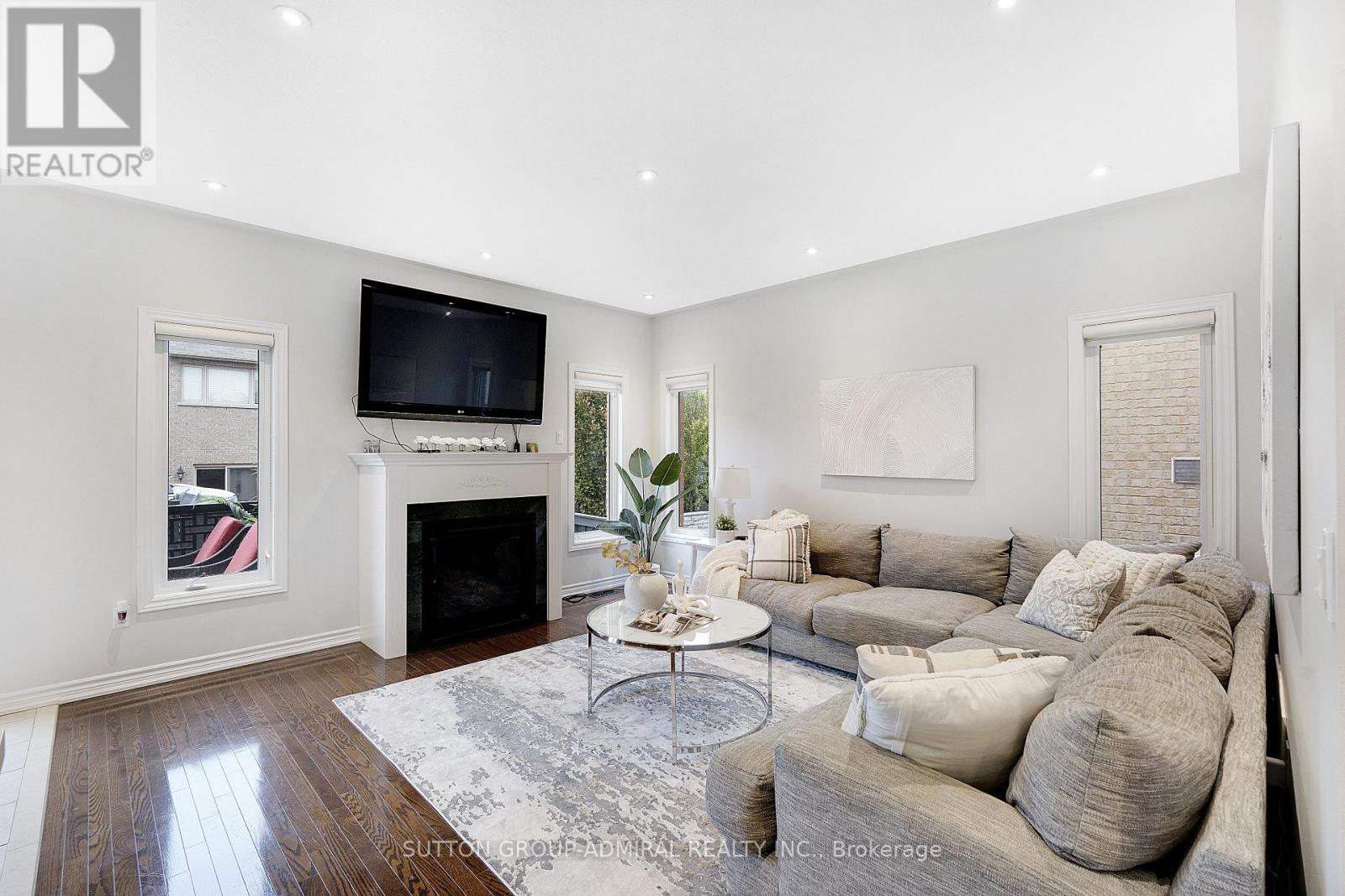 26 Summit Ridge Drive, King (Schomberg), Ontario  L0G 1T0 - Photo 15 - N12485105