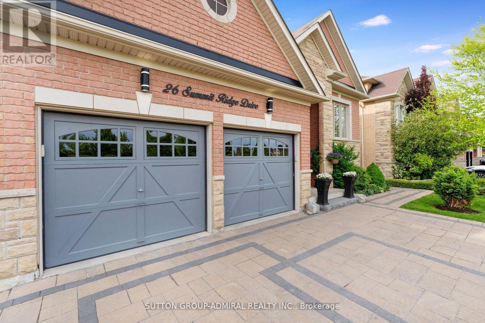 26 Summit Ridge Drive, King (Schomberg), Ontario  L0G 1T0 - Photo 3 - N12485105