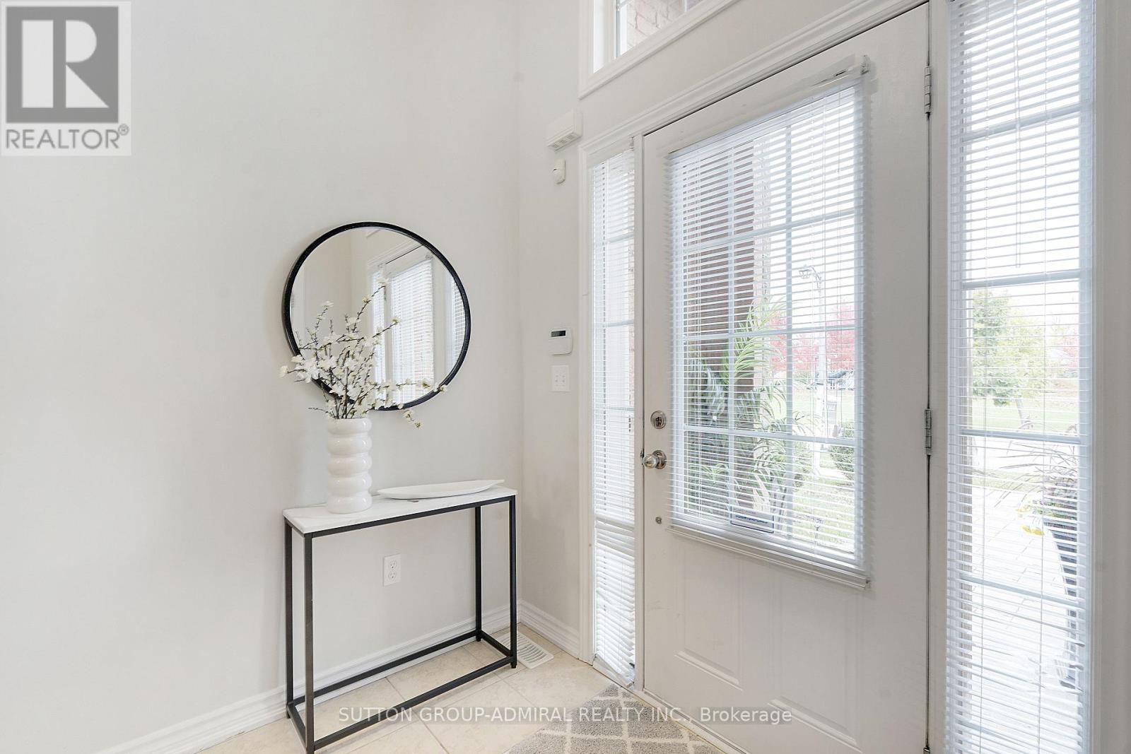 26 Summit Ridge Drive, King (Schomberg), Ontario  L0G 1T0 - Photo 6 - N12485105