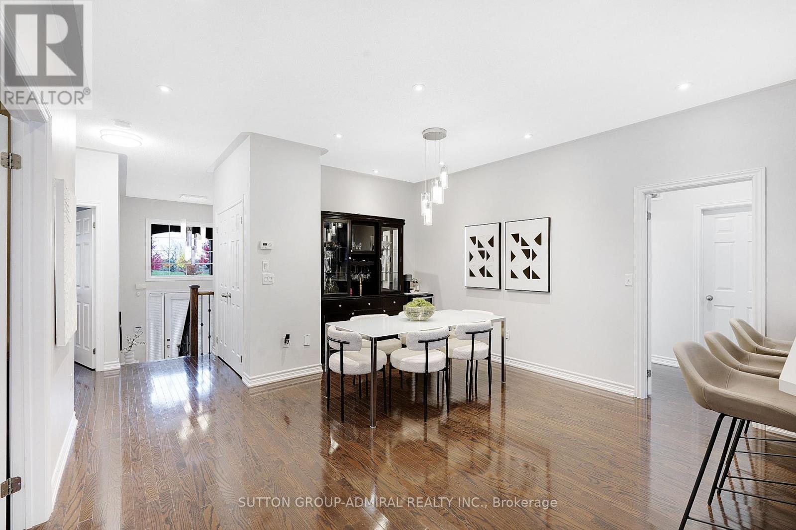 26 Summit Ridge Drive, King (Schomberg), Ontario  L0G 1T0 - Photo 8 - N12485105