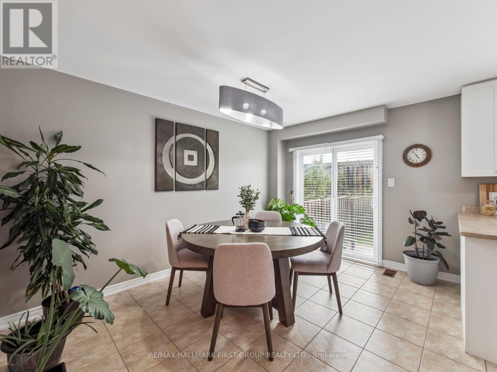 20 Crestbank Court, Vaughan, Ontario  L6A 0B2 - Photo 15 - N12485133