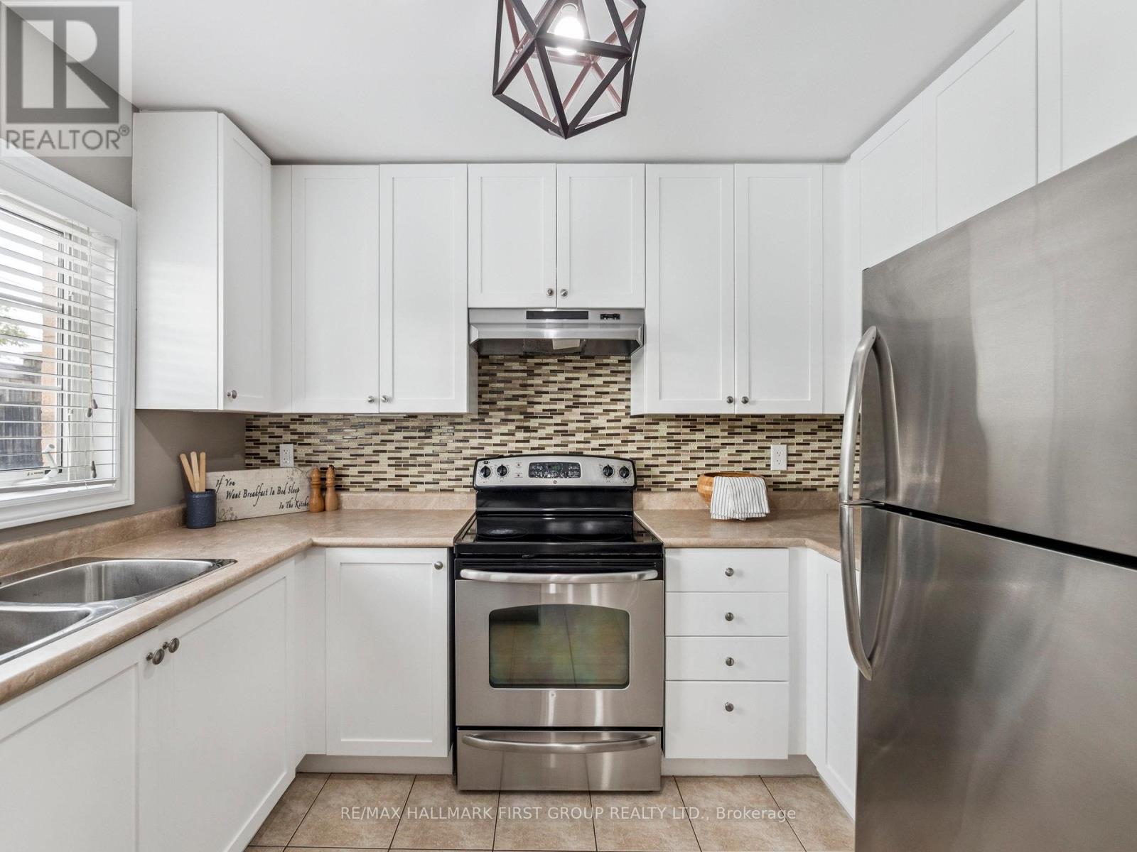 20 Crestbank Court, Vaughan, Ontario  L6A 0B2 - Photo 19 - N12485133