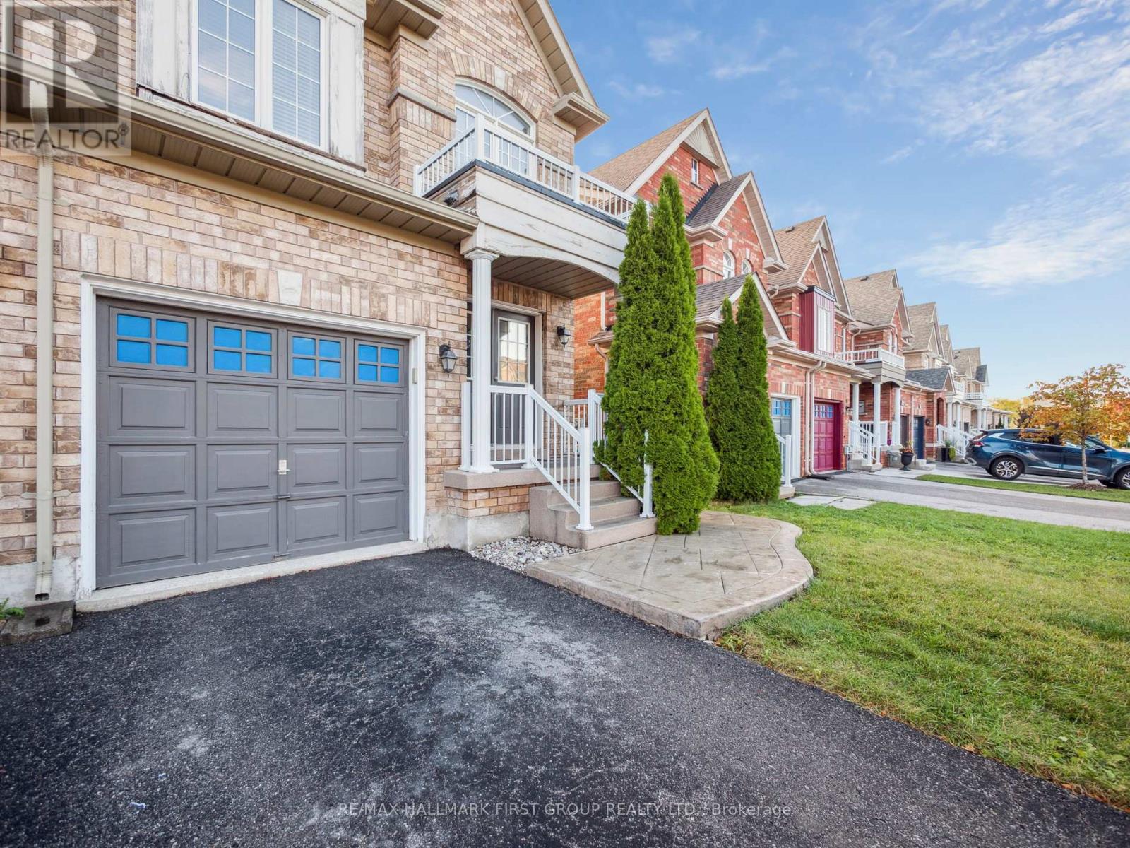 20 Crestbank Court, Vaughan, Ontario  L6A 0B2 - Photo 2 - N12485133