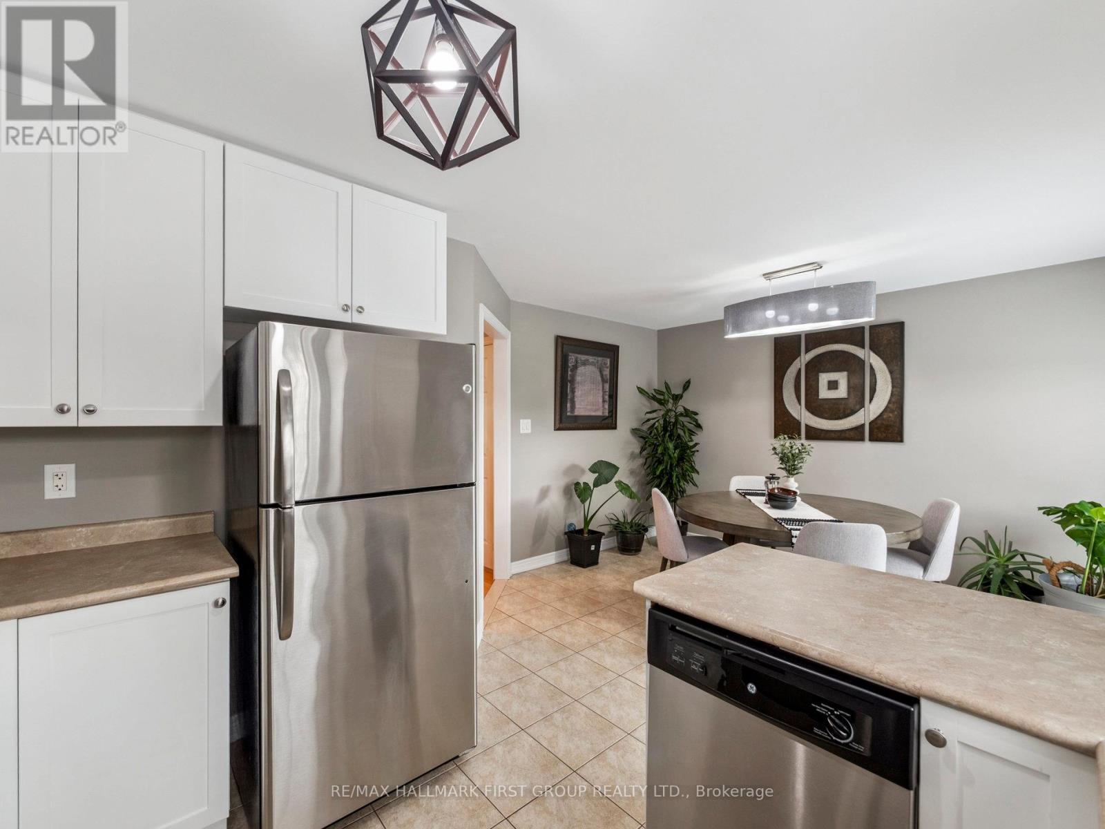 20 Crestbank Court, Vaughan, Ontario  L6A 0B2 - Photo 20 - N12485133