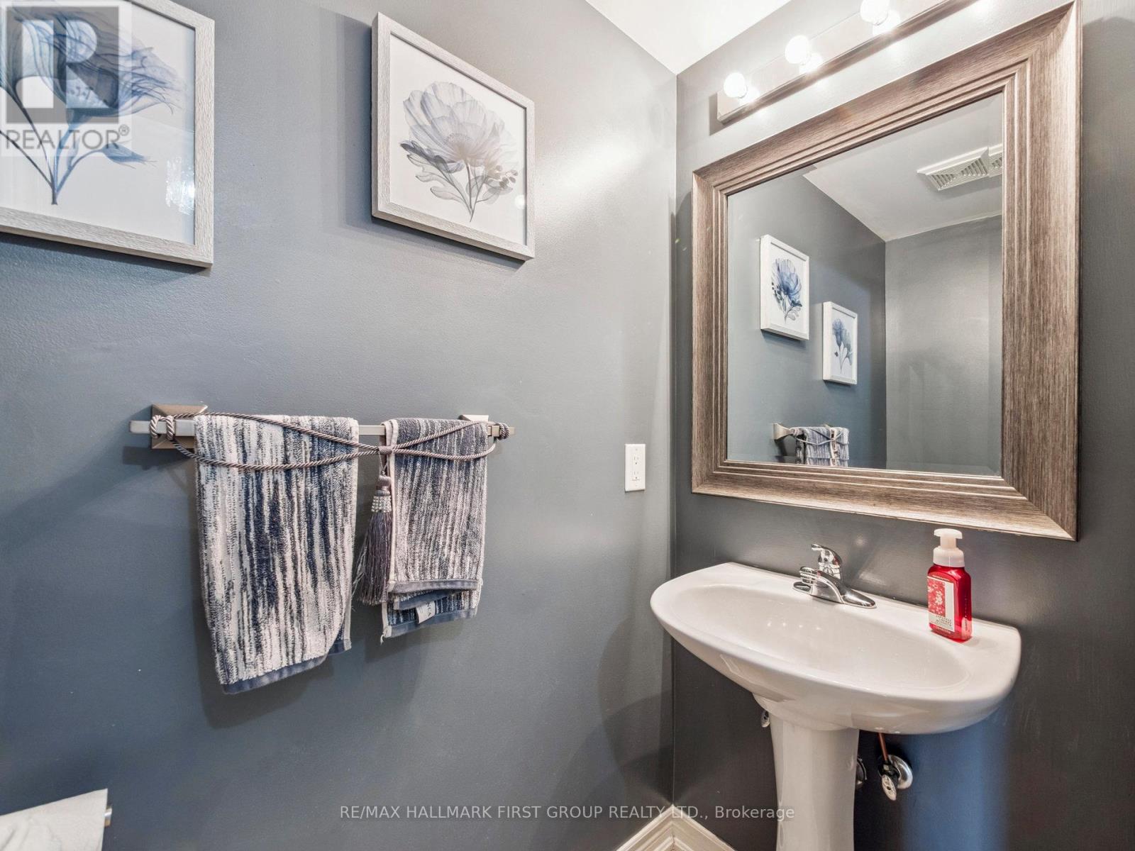 20 Crestbank Court, Vaughan, Ontario  L6A 0B2 - Photo 21 - N12485133