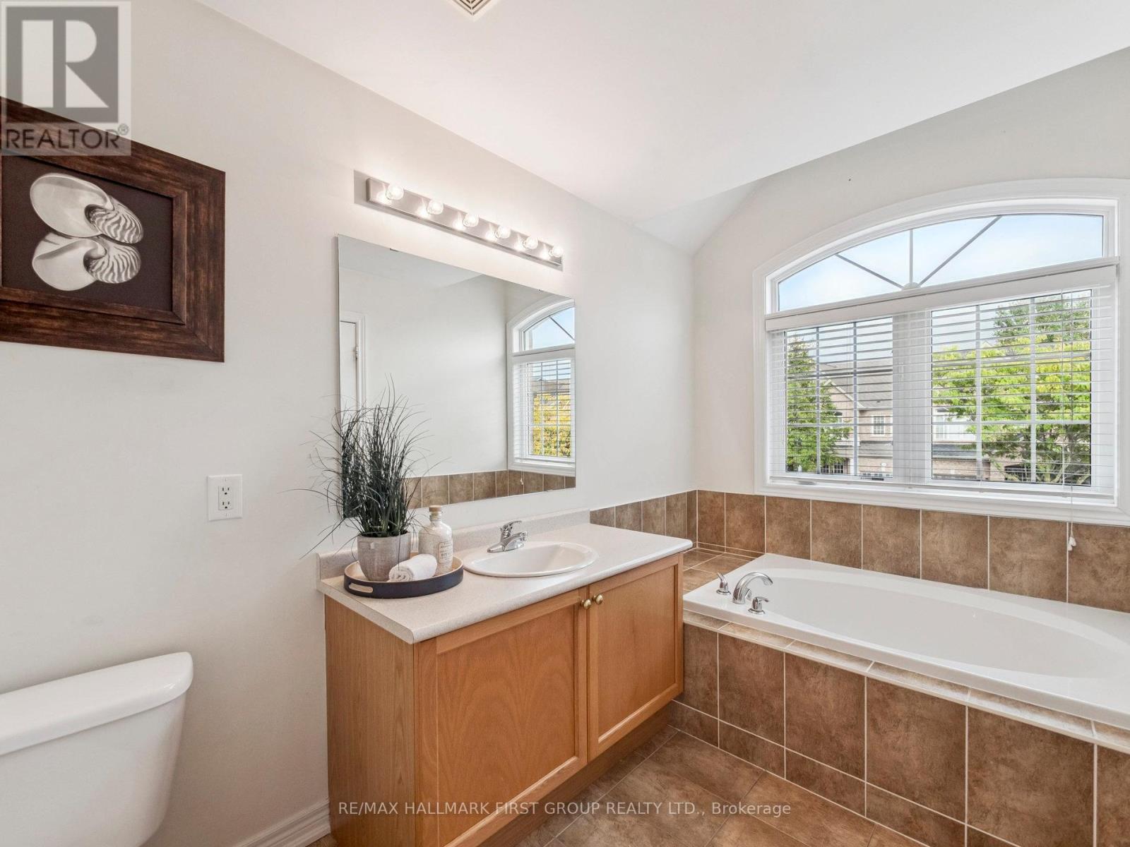 20 Crestbank Court, Vaughan, Ontario  L6A 0B2 - Photo 27 - N12485133