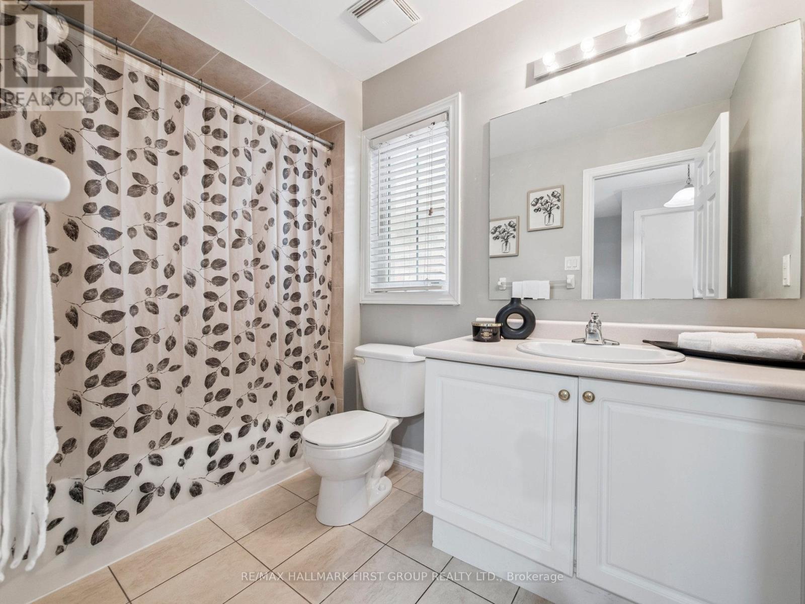 20 Crestbank Court, Vaughan, Ontario  L6A 0B2 - Photo 33 - N12485133