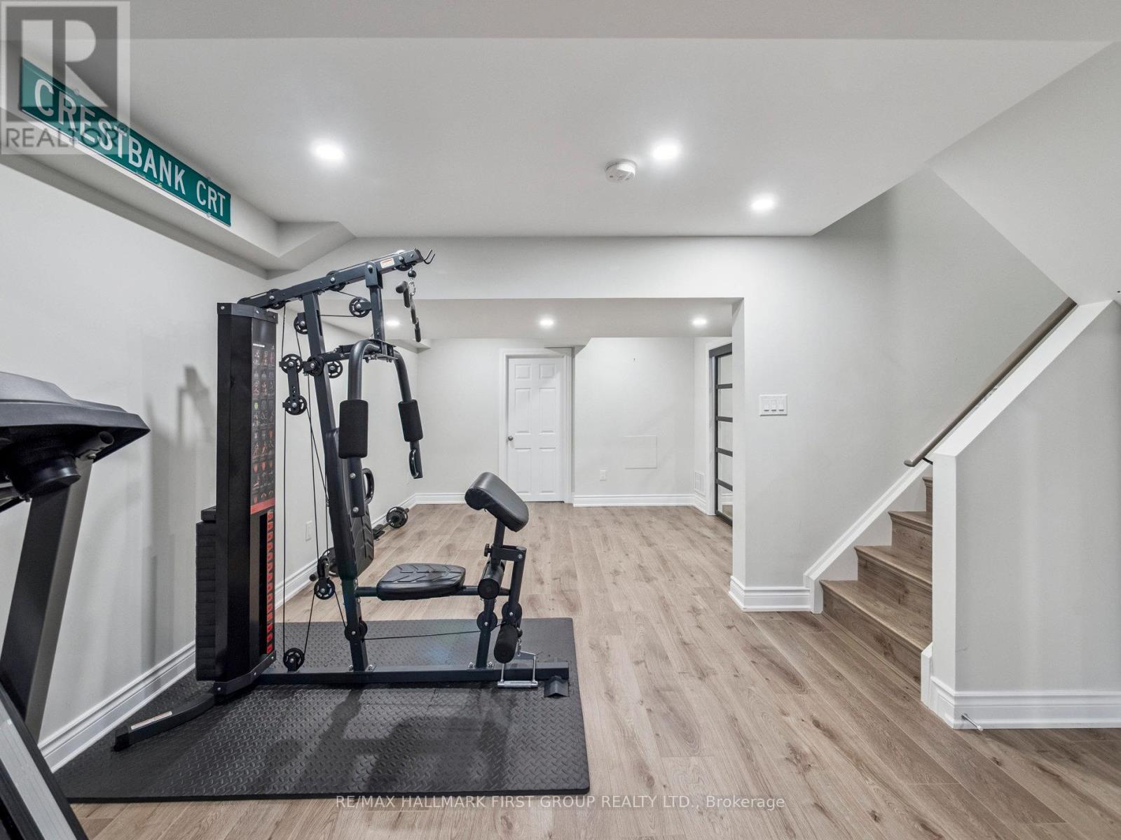 20 Crestbank Court, Vaughan, Ontario  L6A 0B2 - Photo 41 - N12485133