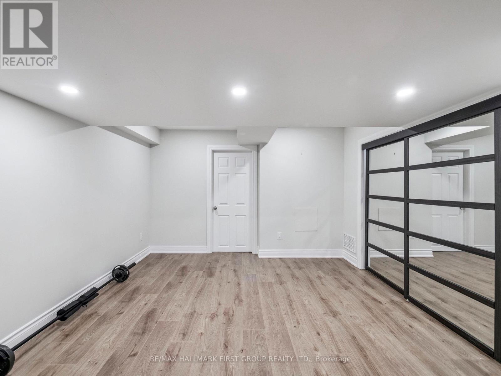 20 Crestbank Court, Vaughan, Ontario  L6A 0B2 - Photo 42 - N12485133