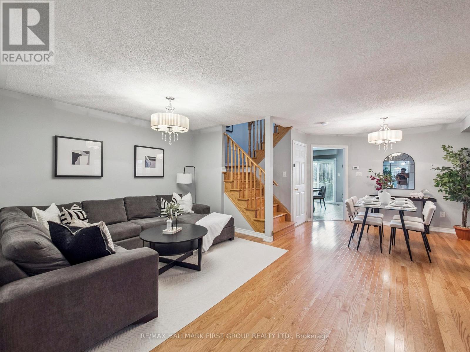 20 Crestbank Court, Vaughan, Ontario  L6A 0B2 - Photo 8 - N12485133