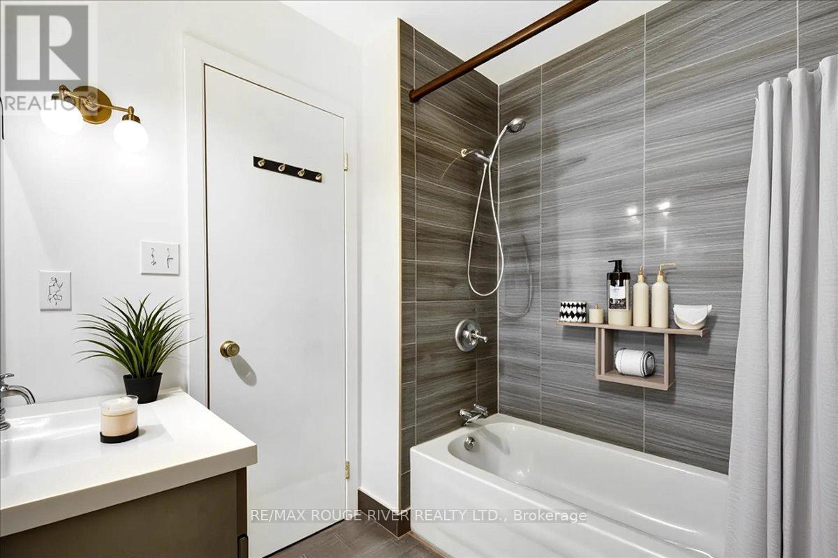 920 Rochelle Court, Peterborough, Ontario  K9J 1J7 - Photo 14 - X12485304