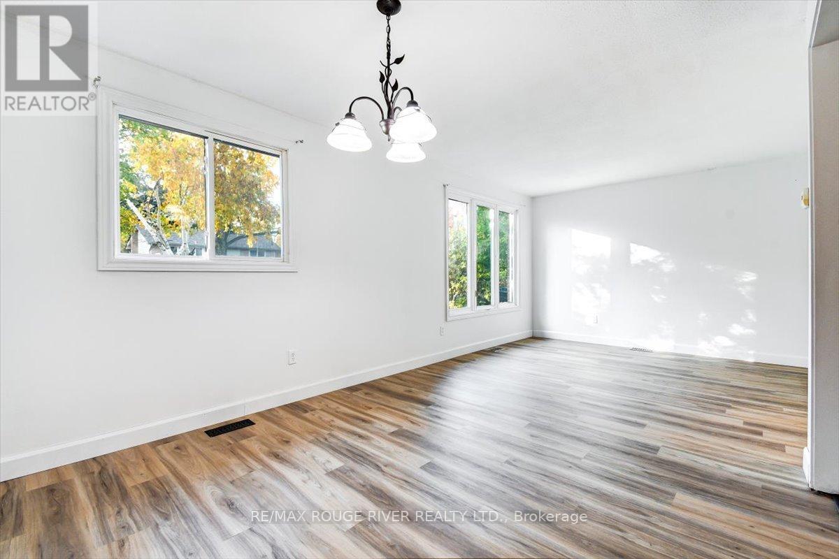 920 Rochelle Court, Peterborough, Ontario  K9J 1J7 - Photo 8 - X12485304