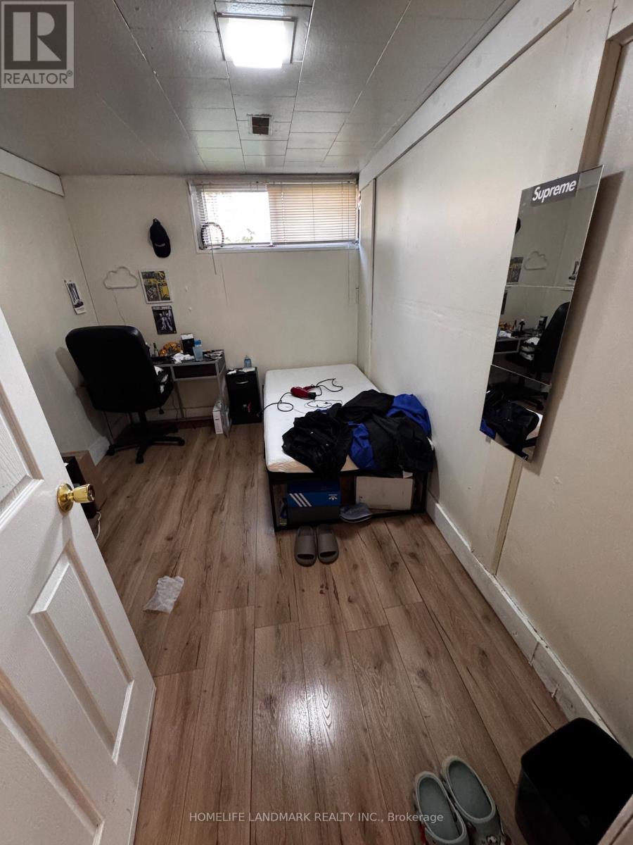 102 Billington Crescent, Toronto (Parkwoods-Donalda), Ontario  M3A 2G6 - Photo 8 - C12441883