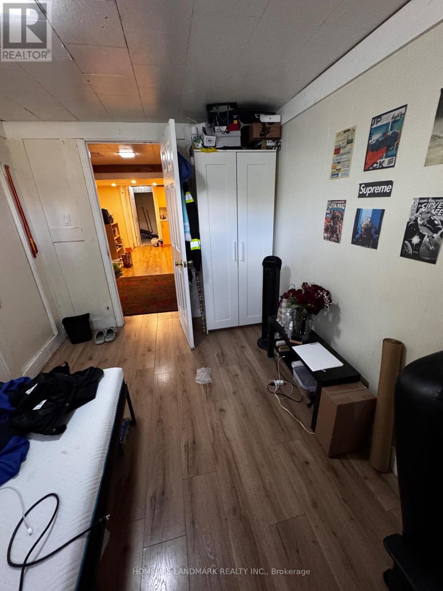 102 Billington Crescent, Toronto (Parkwoods-Donalda), Ontario  M3A 2G6 - Photo 7 - C12441883