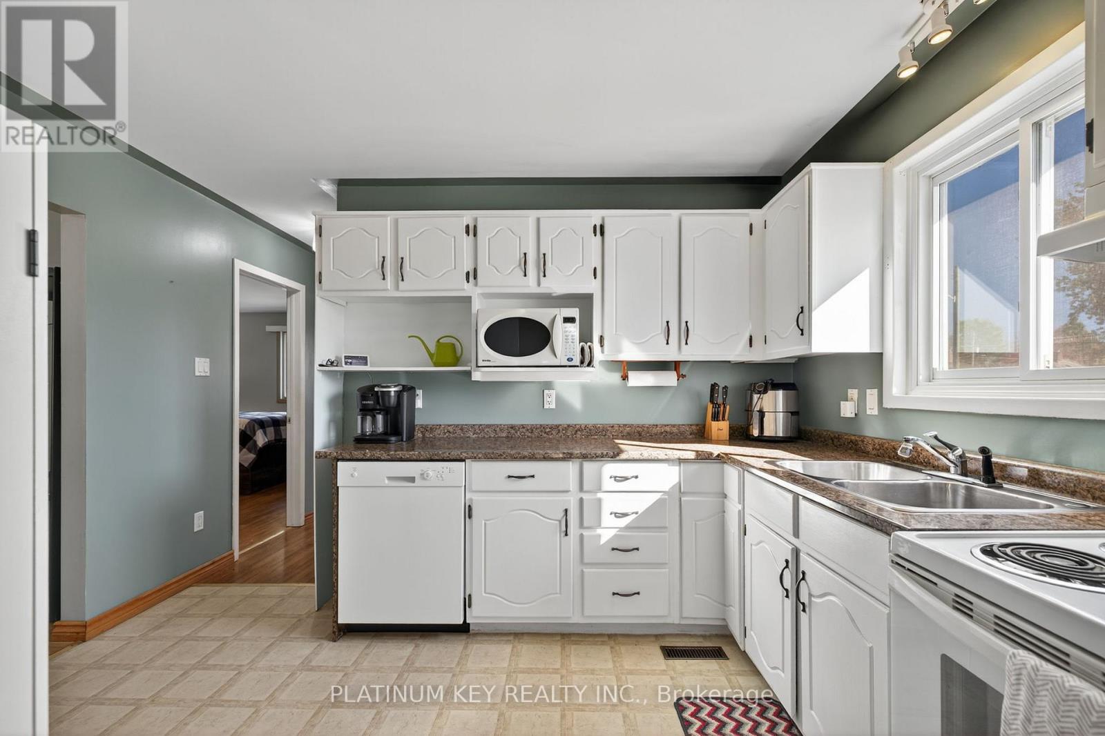 152 Elgin Street, London East (East M), Ontario  N5Z 2T8 - Photo 13 - X12485235