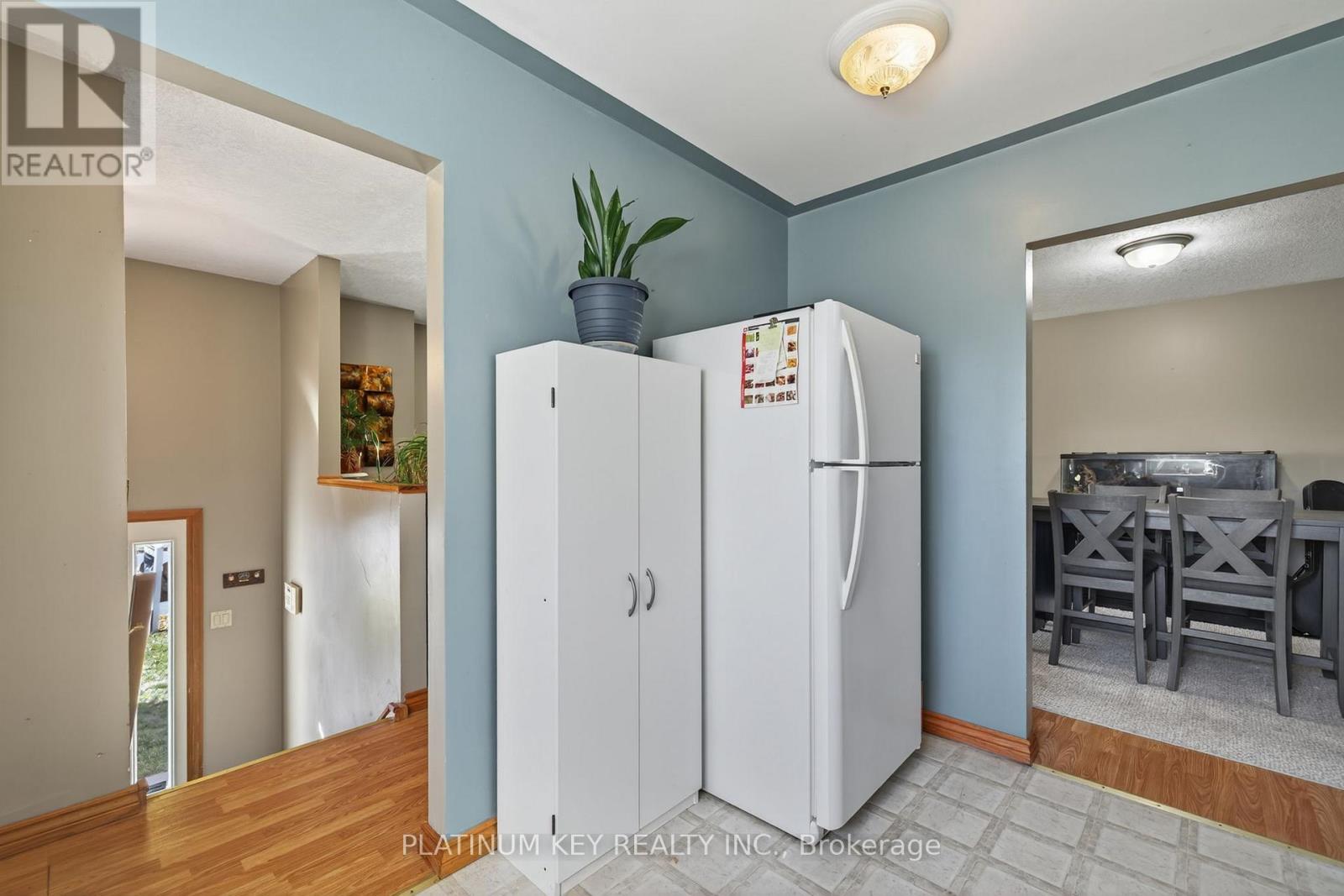 152 Elgin Street, London East (East M), Ontario  N5Z 2T8 - Photo 14 - X12485235