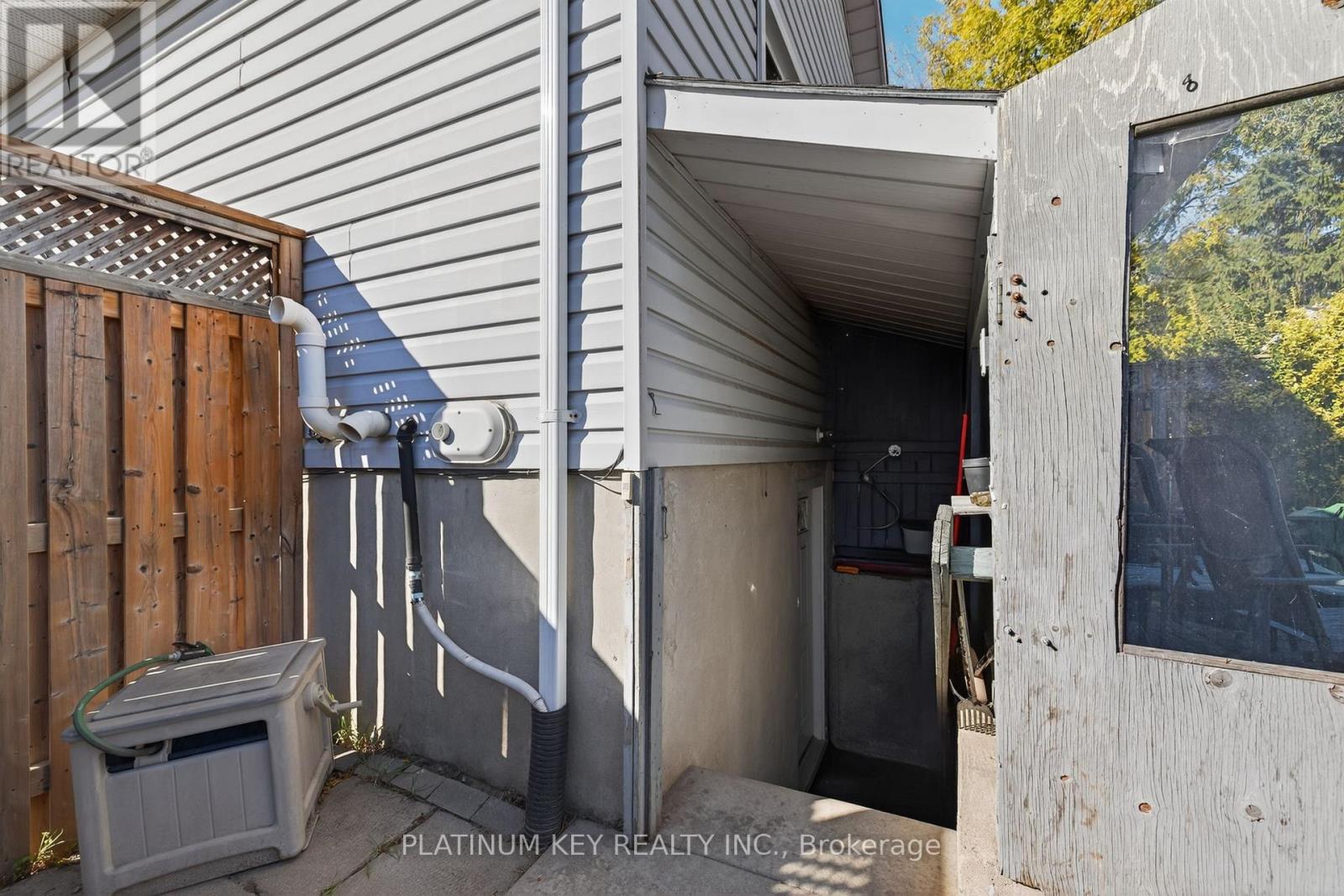 152 Elgin Street, London East (East M), Ontario  N5Z 2T8 - Photo 29 - X12485235