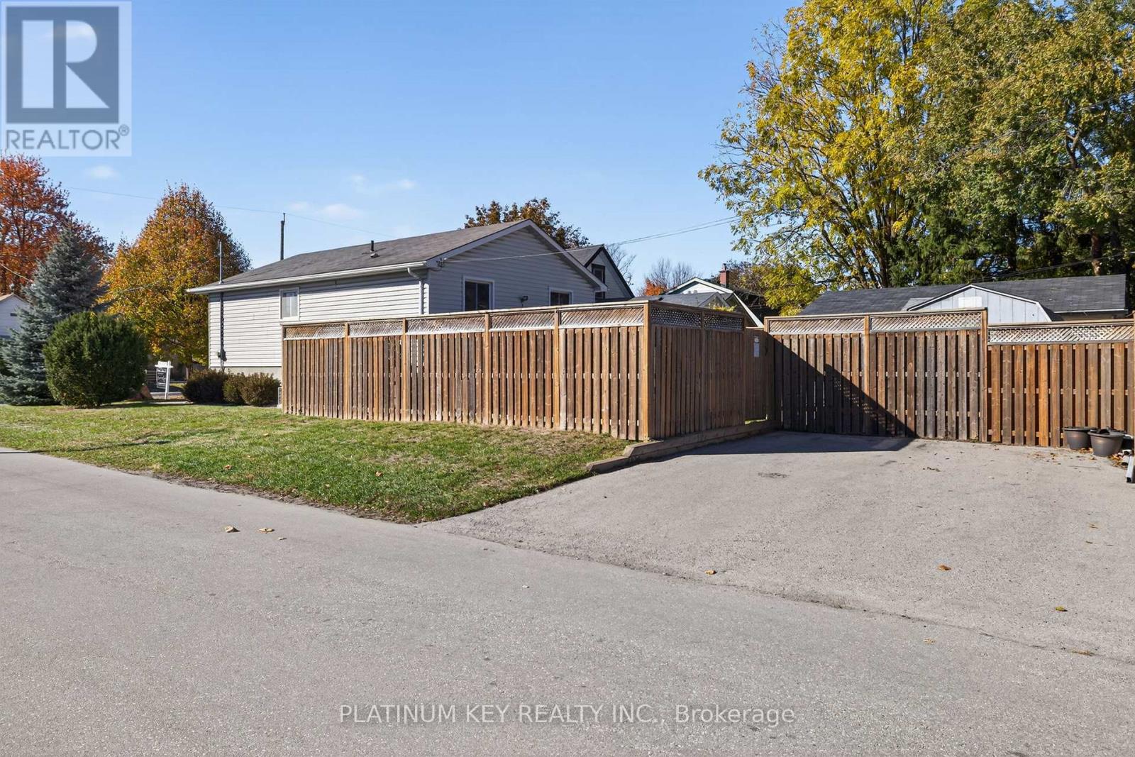 152 Elgin Street, London East (East M), Ontario  N5Z 2T8 - Photo 34 - X12485235