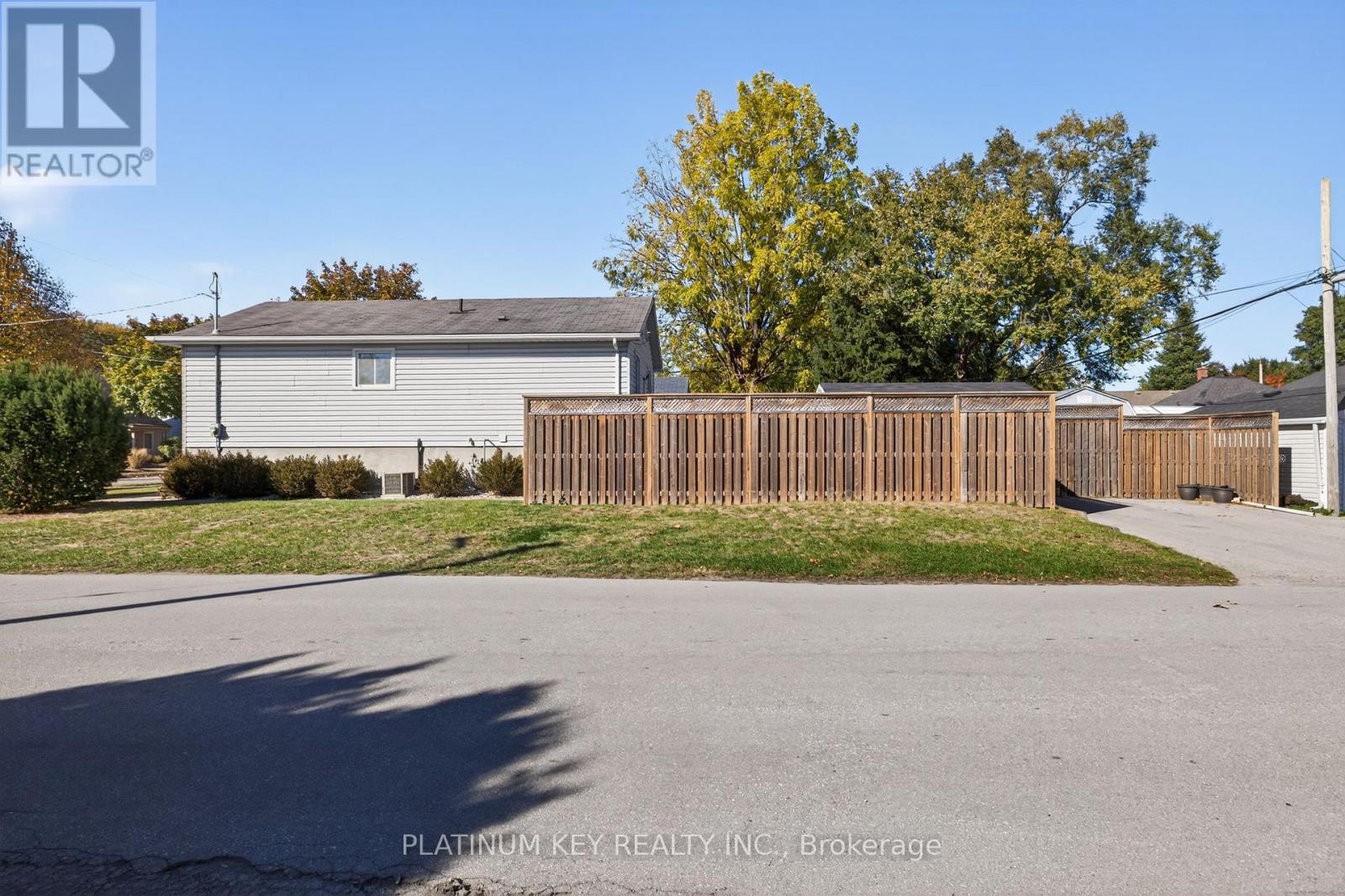 152 Elgin Street, London East (East M), Ontario  N5Z 2T8 - Photo 35 - X12485235