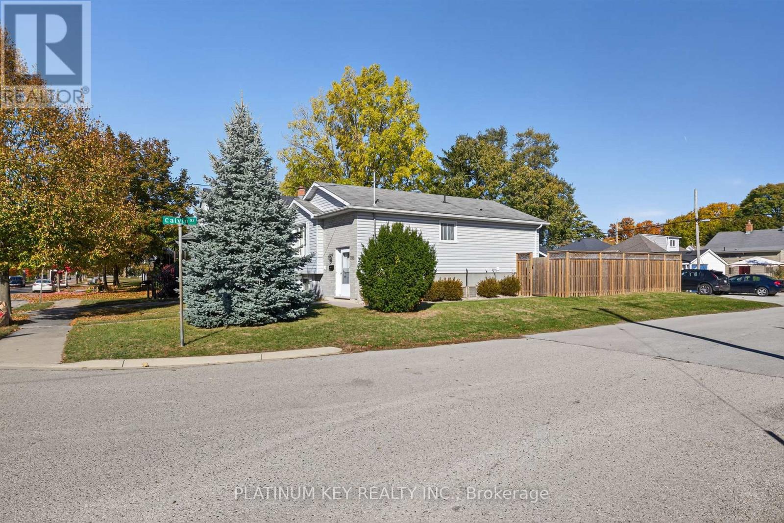 152 Elgin Street, London East (East M), Ontario  N5Z 2T8 - Photo 4 - X12485235