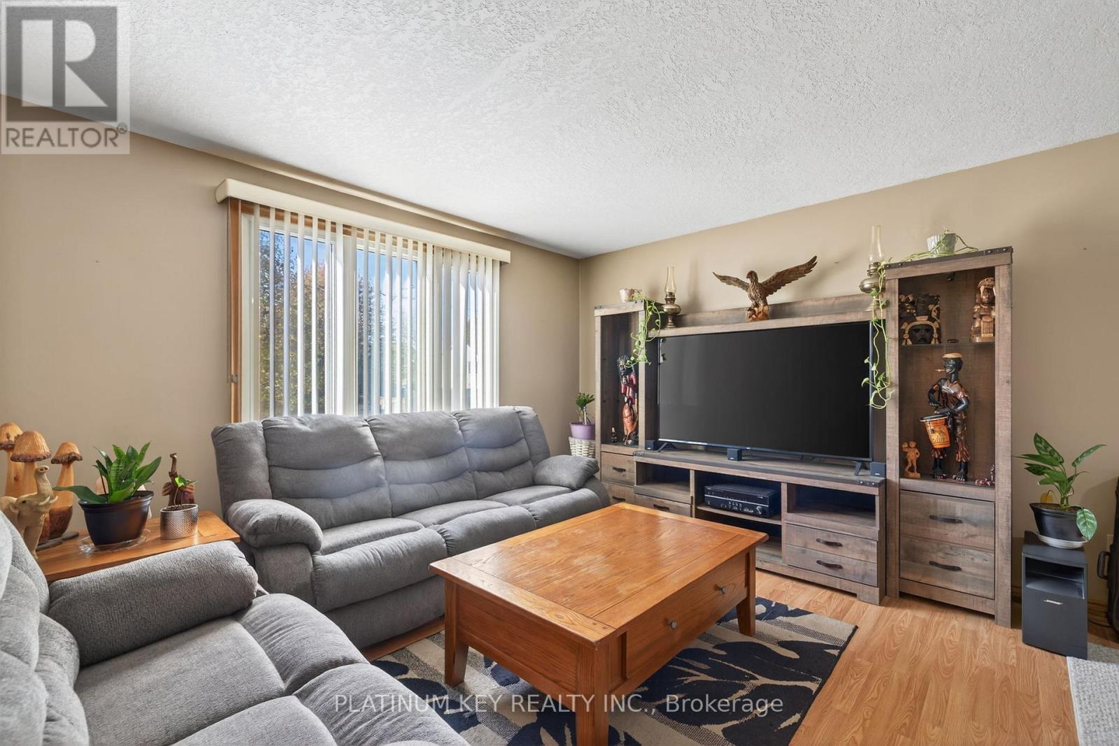 152 Elgin Street, London East (East M), Ontario  N5Z 2T8 - Photo 8 - X12485235