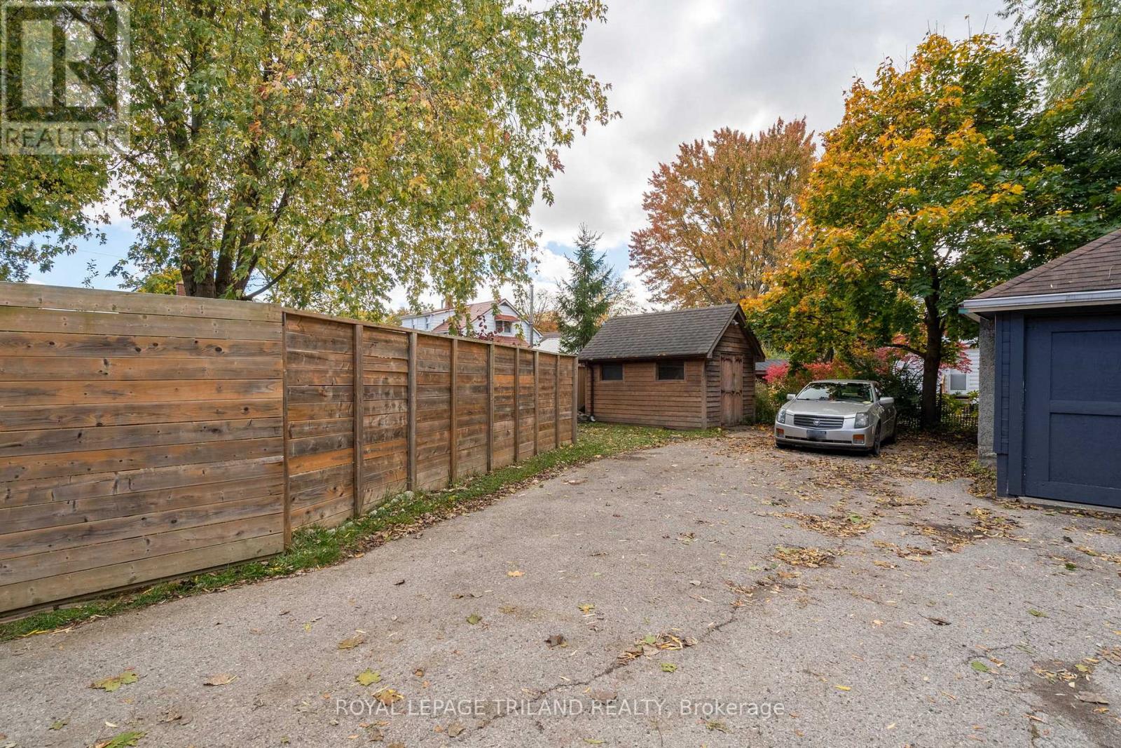 93 Myrtle Street, St. Thomas, Ontario  N5R 2E9 - Photo 6 - X12485244