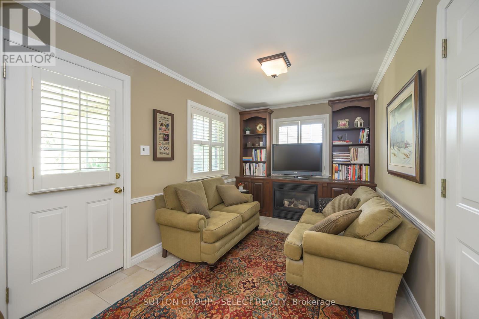 272 Commissioners Road E, London South (South G), Ontario  N6C 2T2 - Photo 12 - X12485268