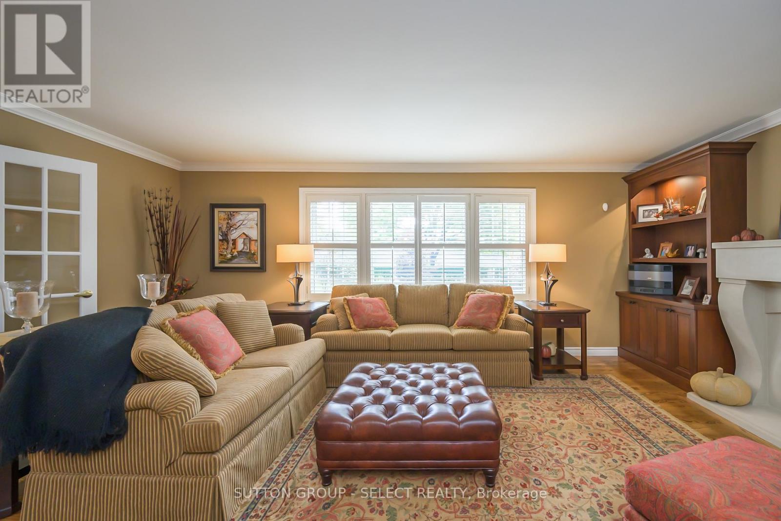 272 Commissioners Road E, London South (South G), Ontario  N6C 2T2 - Photo 14 - X12485268