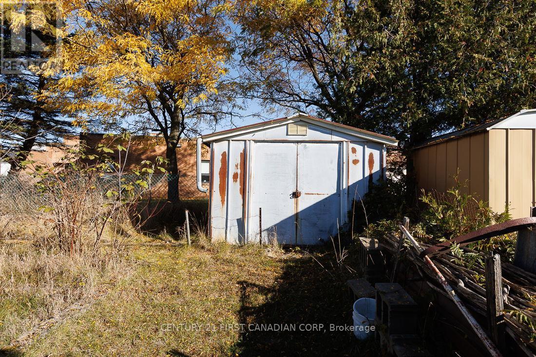 1230 Hamilton Road, London East, Ontario  N5W 1B2 - Photo 11 - X12485273