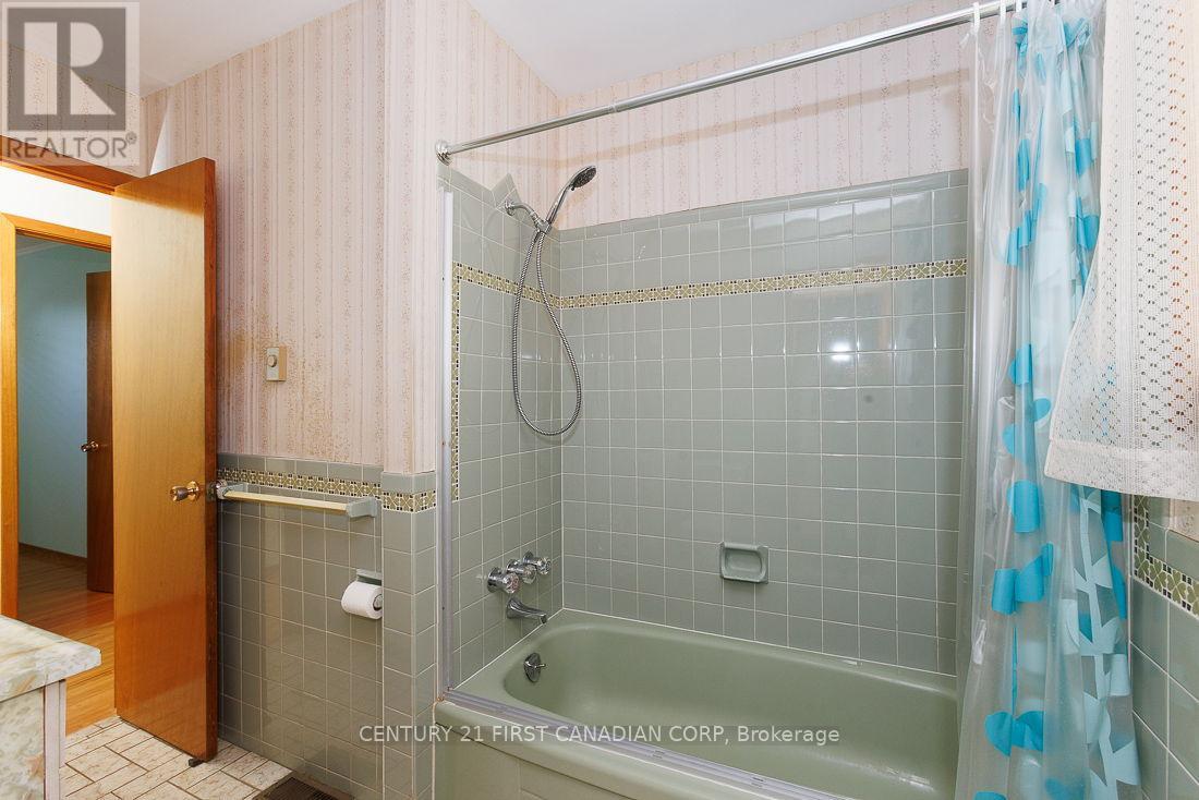 1230 Hamilton Road, London East, Ontario  N5W 1B2 - Photo 28 - X12485273