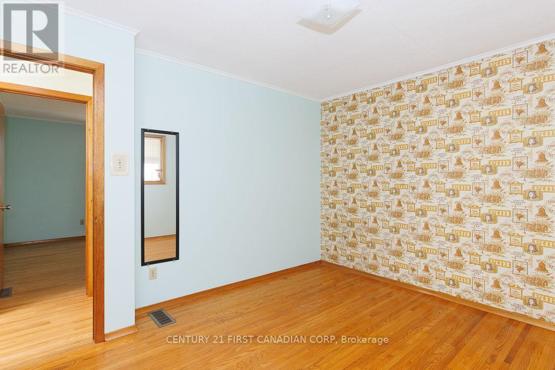 1230 Hamilton Road, London East, Ontario  N5W 1B2 - Photo 34 - X12485273