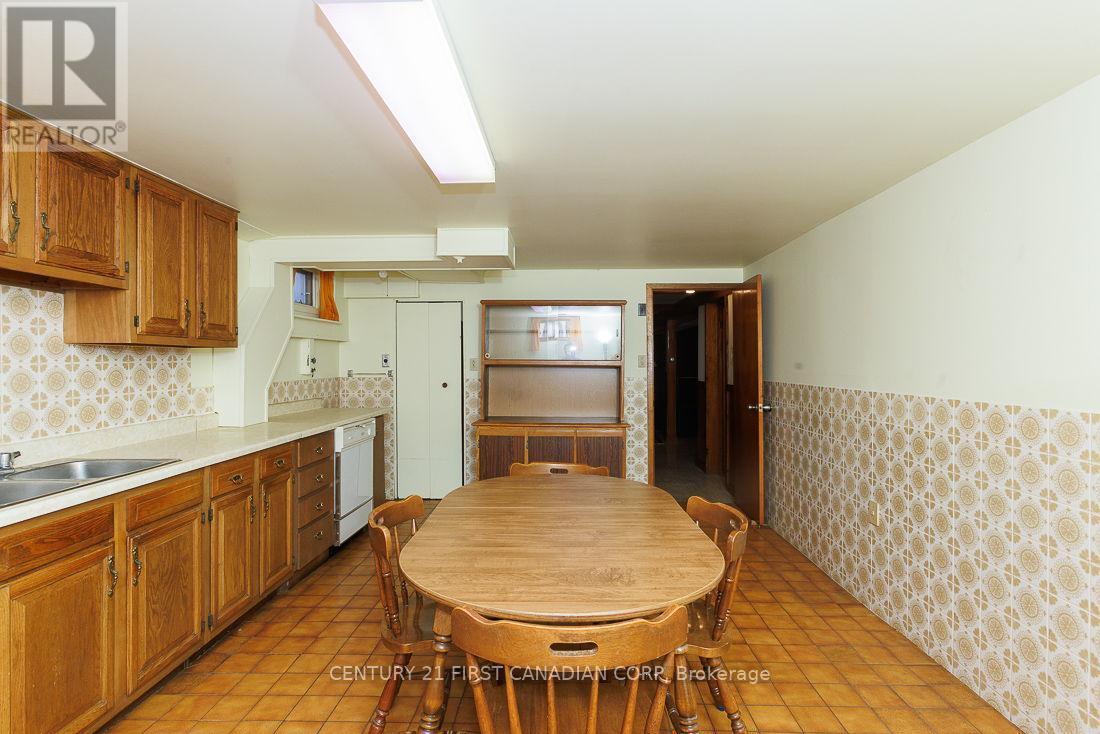 1230 Hamilton Road, London East, Ontario  N5W 1B2 - Photo 36 - X12485273