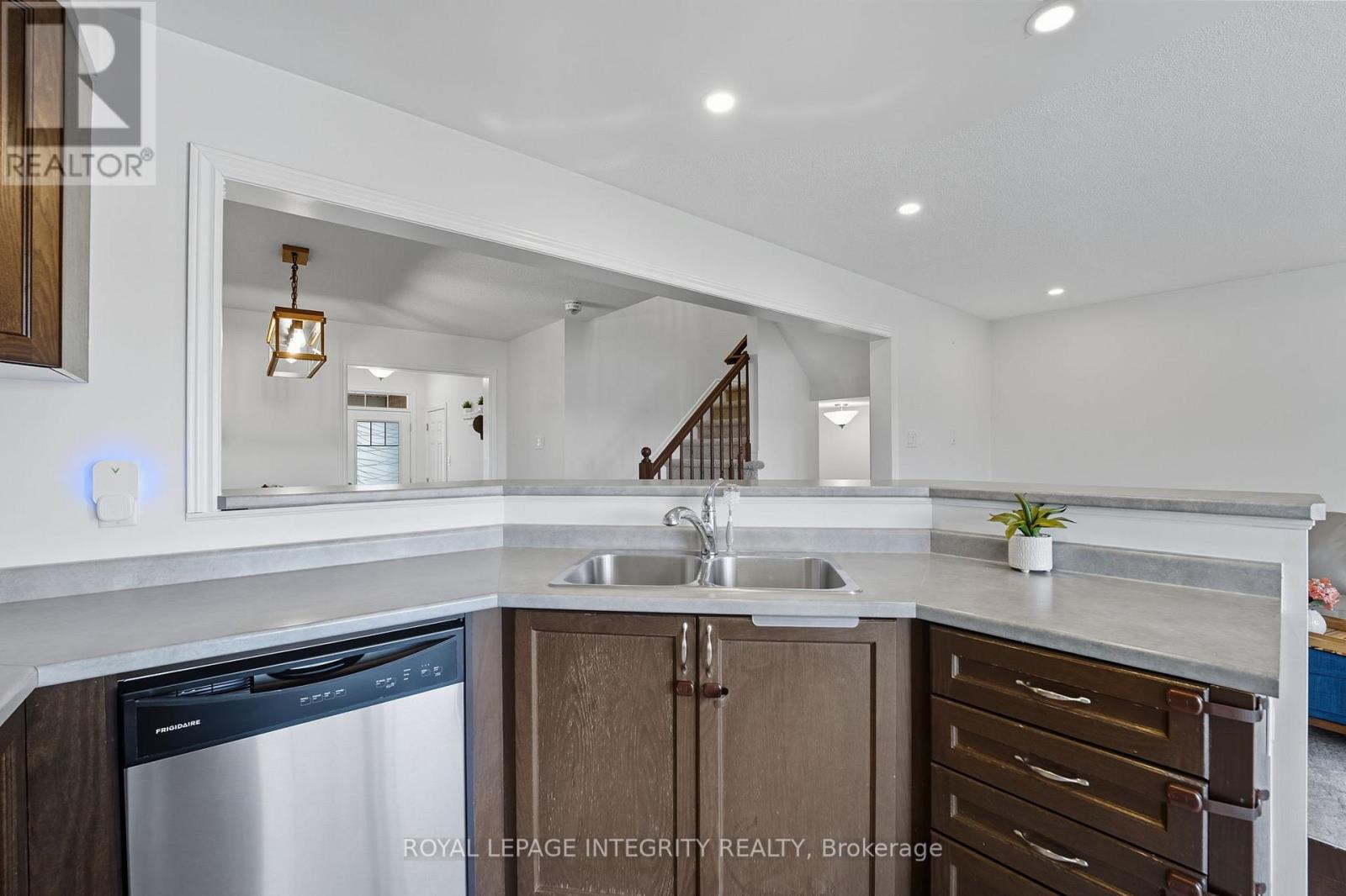 347 Willow Aster Circle, Ottawa, Ontario  K4A 1C6 - Photo 8 - X12485234