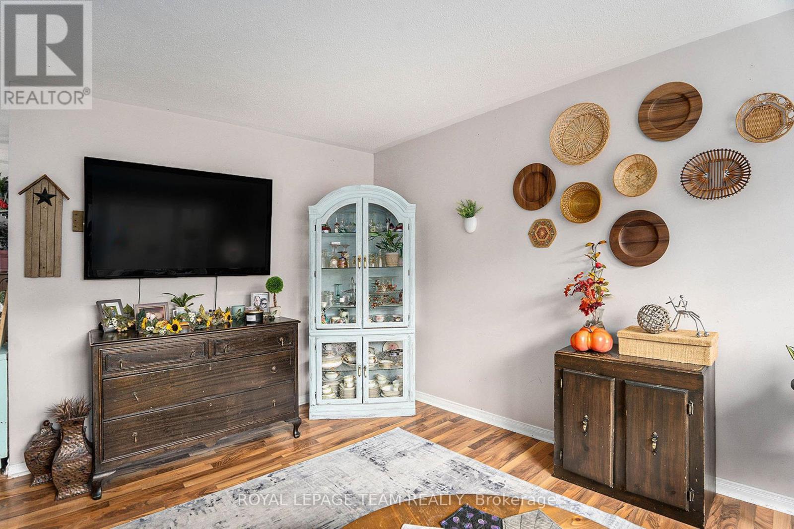 4 Black Walnut Road, North Grenville, Ontario  K0G 1J0 - Photo 8 - X12485261