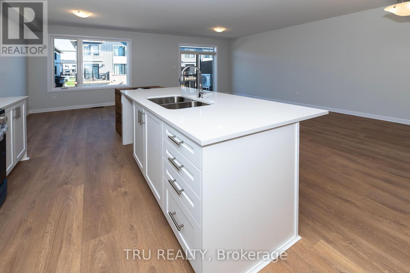 517 Woodlily Private, Ottawa, Ontario  K2T 0S6 - Photo 11 - X12485309