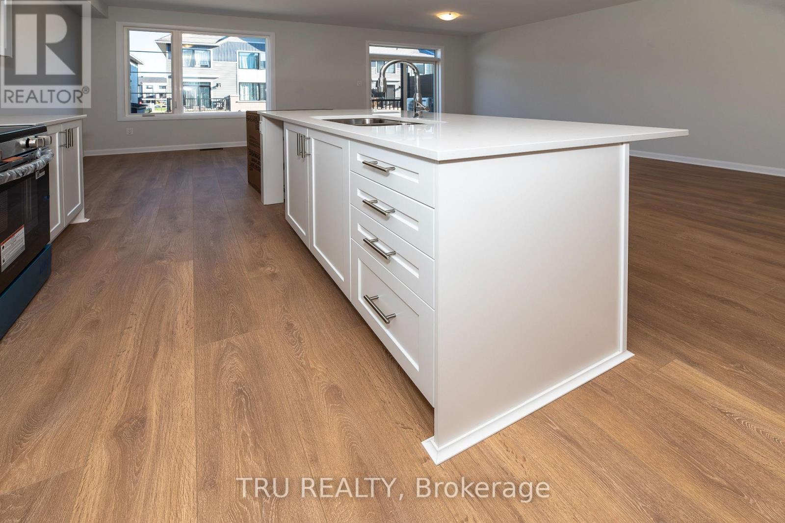 517 Woodlily Private, Ottawa, Ontario  K2T 0S6 - Photo 13 - X12485309