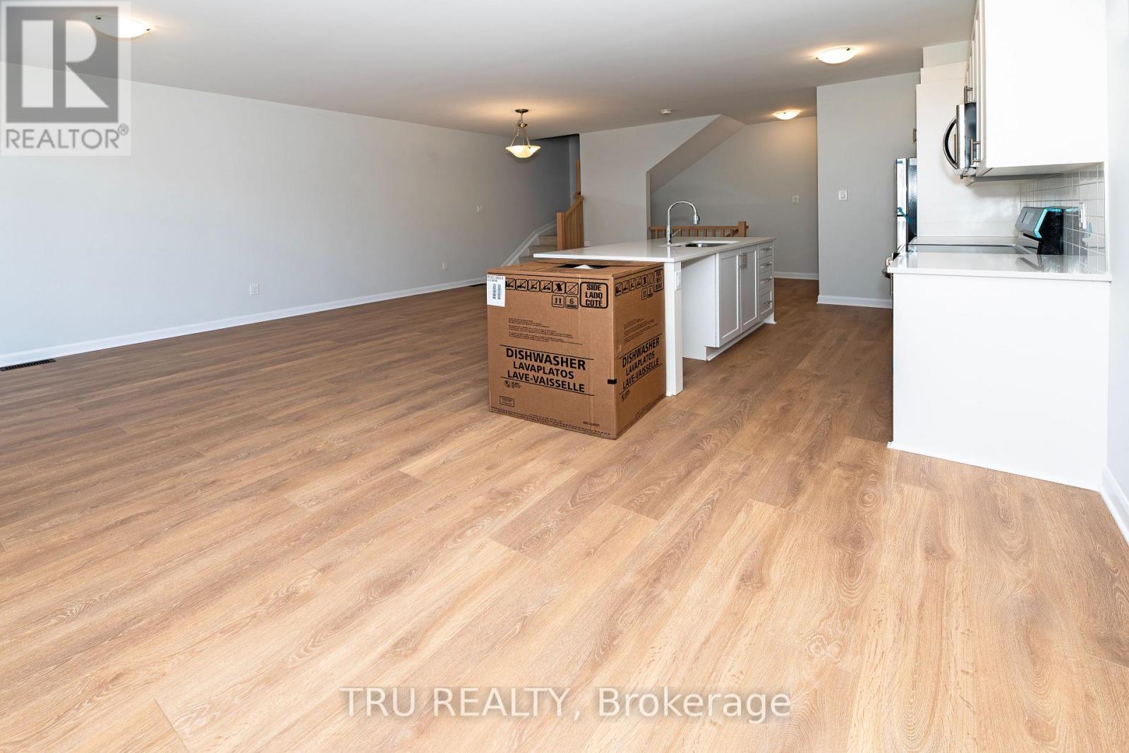 517 Woodlily Private, Ottawa, Ontario  K2T 0S6 - Photo 15 - X12485309