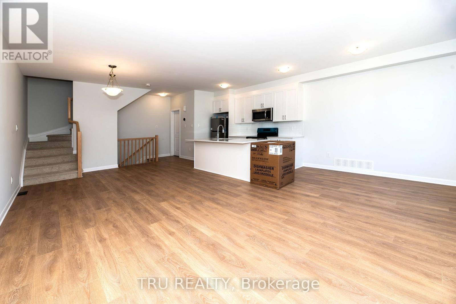 517 Woodlily Private, Ottawa, Ontario  K2T 0S6 - Photo 16 - X12485309