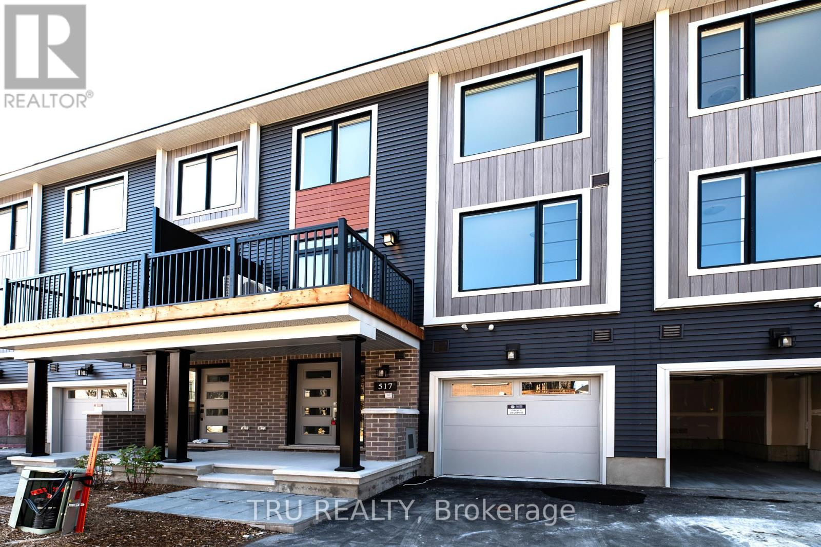 517 Woodlily Private, Ottawa, Ontario  K2T 0S6 - Photo 2 - X12485309