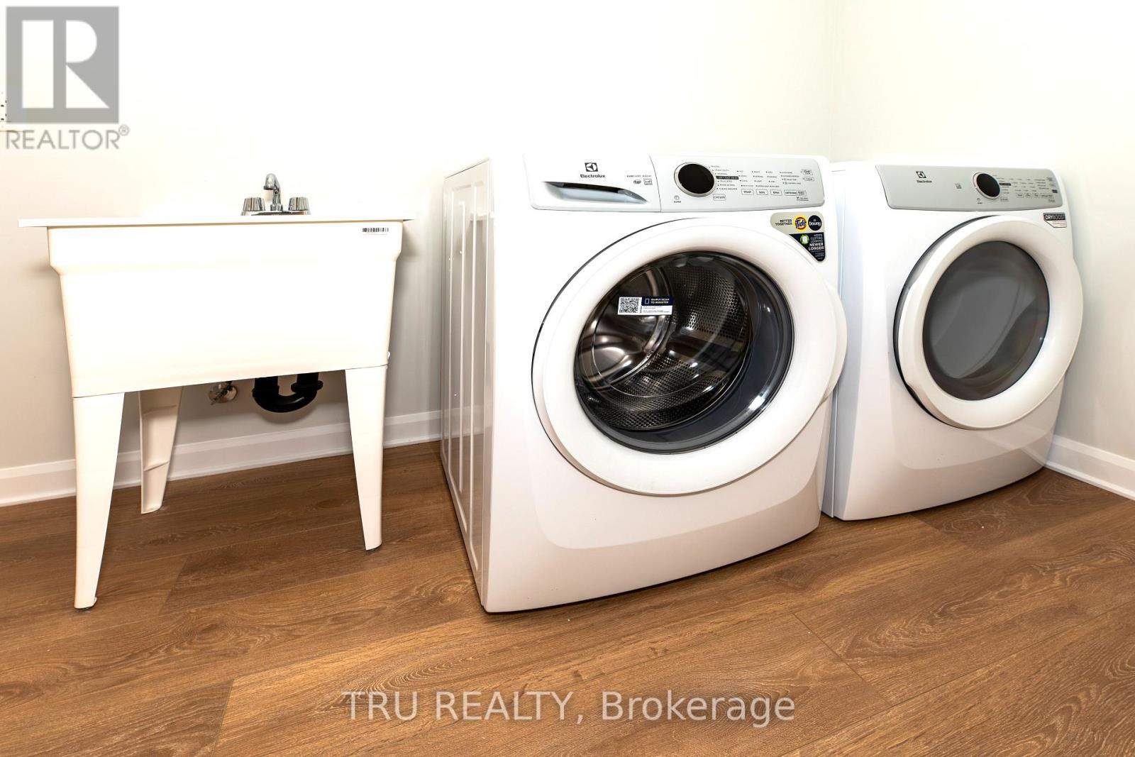 517 Woodlily Private, Ottawa, Ontario  K2T 0S6 - Photo 5 - X12485309