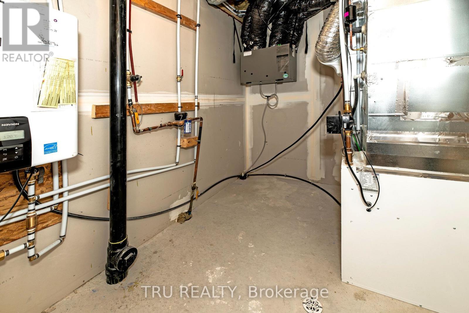 517 Woodlily Private, Ottawa, Ontario  K2T 0S6 - Photo 6 - X12485309